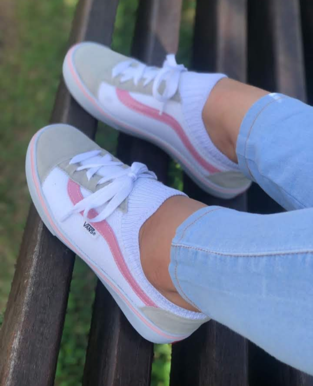 Tênis vans meia branco com rosa - Cristina Alves