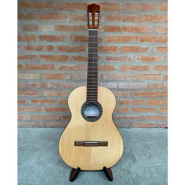 Guitarra Criolla Fonseca Modelo 31 Tapa de Pino con FUNDA