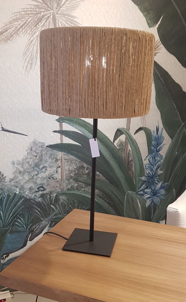 Lámpara con base negra y pantalla hilo de papel - Flox