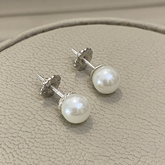 Aros en Plata 925 y perlas blancas 6mm rosca