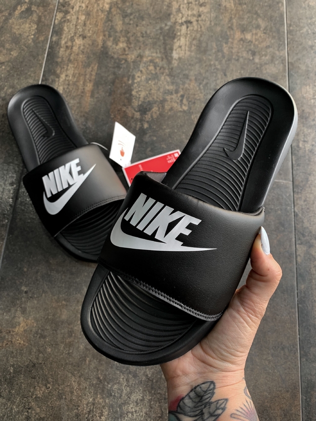 Nike Slide-On Victori (Preto)