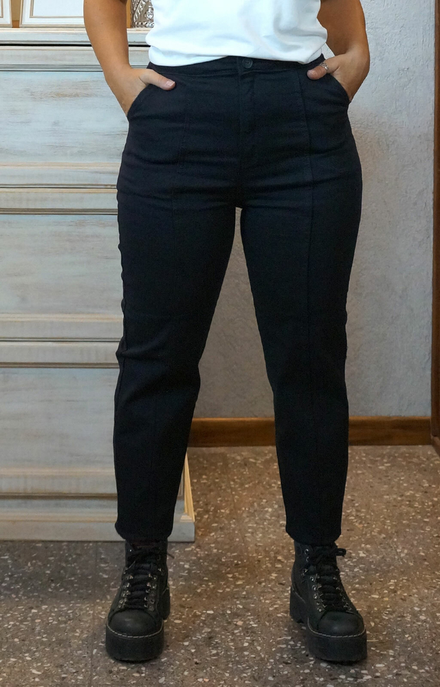 Pantalón de gabardina elastizada para mujer, modelo Lisboa.