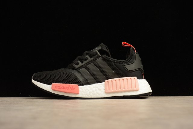 Adidas NMD_R1 BOOST SYNTHETICS WMNS CORE BLACK/PEACH PINK