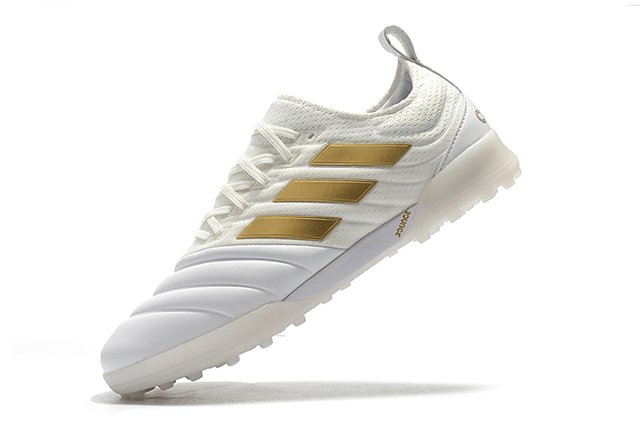 Chuteira Adidas Copa 20.1 - society - branco/dourado
