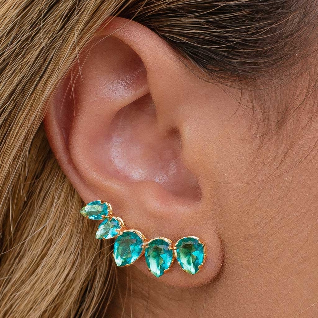 Brinco Ear Cuff com pedras cor verde Folheado em Ouro 18k