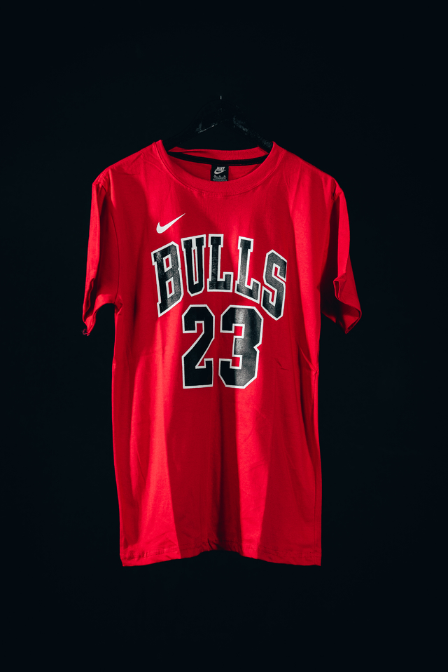 Remera Algodon Chicago Bulls (23) Roja - TUSNICKERS