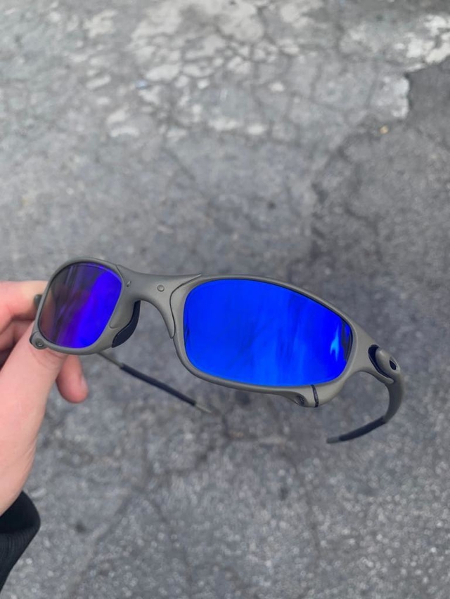 Óculos De Sol Oakley Juliet Armação X-Metal Lentes Neon Blue Brilho Reto -  PRONTA ENTREGA