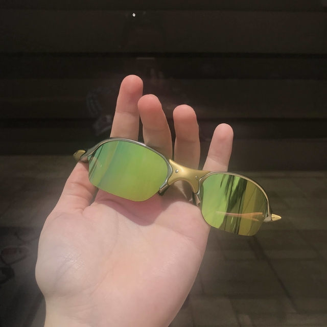 Óculos De Sol Oakley Romeo 2 Armação 24K Lentes Gold Brilho Reto