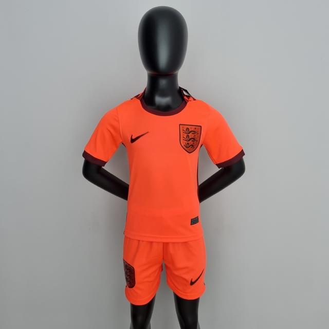 Kit Infantil Inglaterra 22-23 Camisa + Shorts Torcedor Nike - Laranja