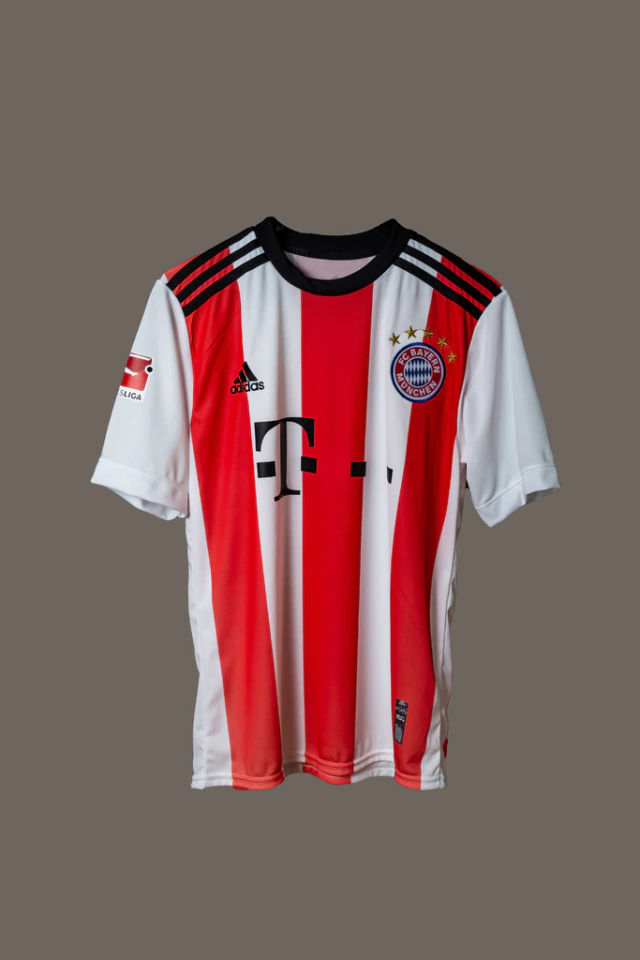 Camiseta Bayern Munich Rayas R/B - Comprar en FUT champ