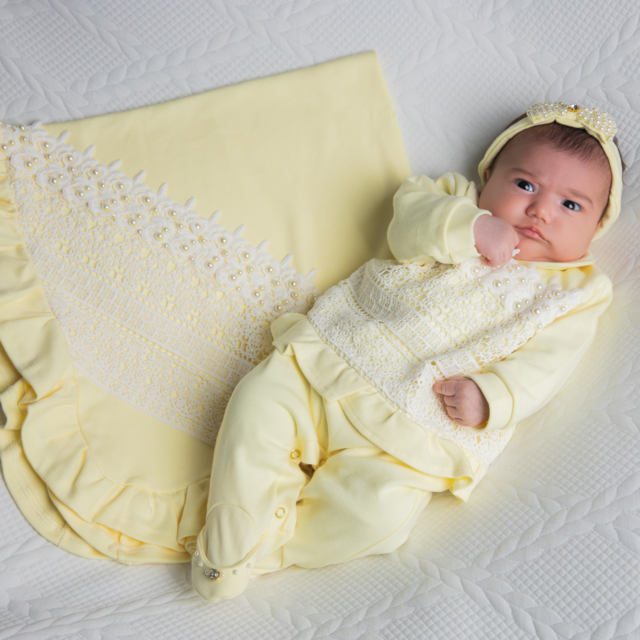 Saída de Maternidade Bebê Menina em Fio Egípcio Rendada Nina Ninê Amarelo