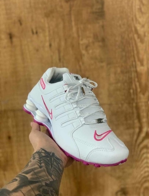 Nike Shox 4 Mola Branco com rosa - Mello custom