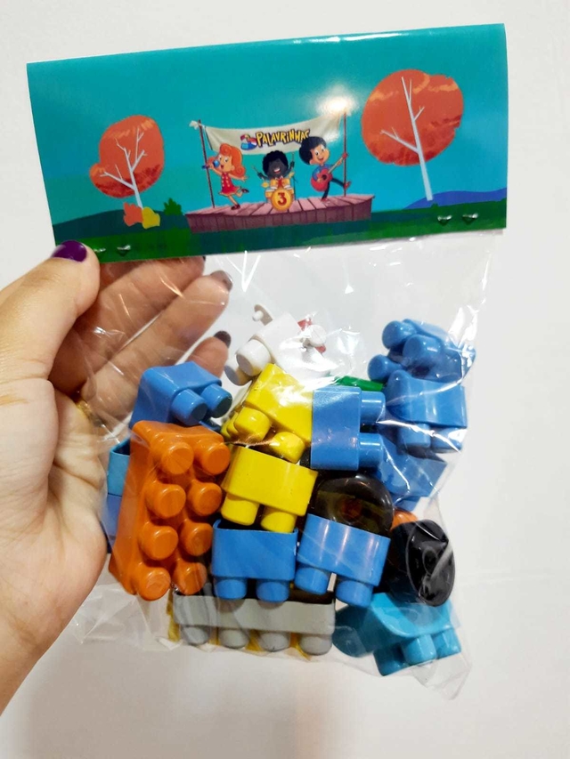 10 Kits com 22 peças de mini lego personalizado no tema da sua festa