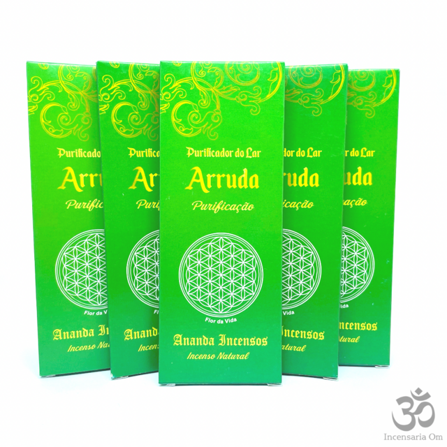 Incenso Natural Arruda Ananda, ideal para limpeza de ambiente.