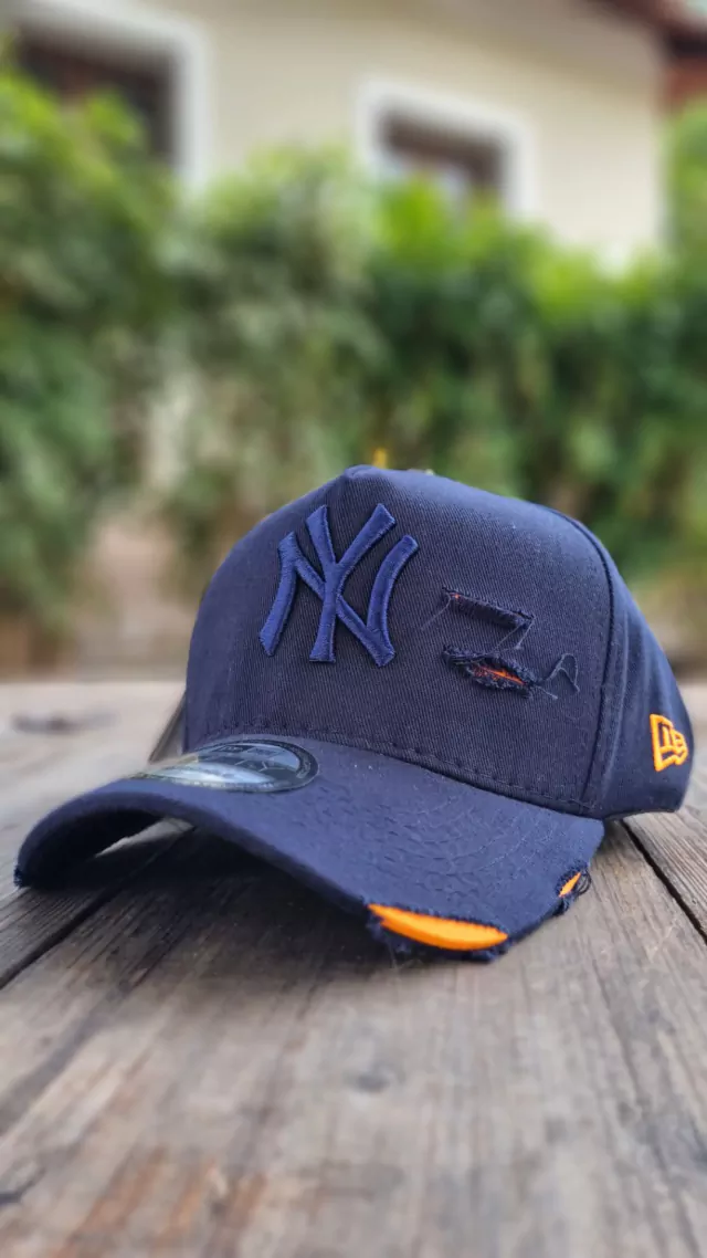 Boné NY Yankees destroyed azul marinho/laranja