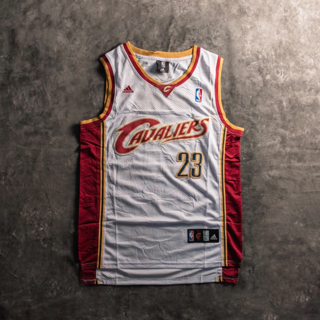 ángel Peladura Introducir Camiseta Cleveland Cavaliers Retro - Lebron James