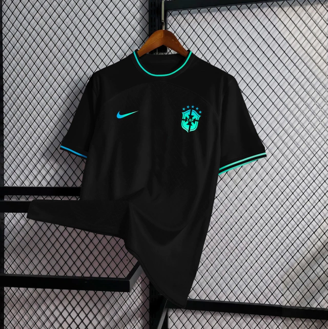 Camisa Seleção Brasil Refletiva Concept 22/23 Preta e Verde - Nike -  Masculino Torcedor
