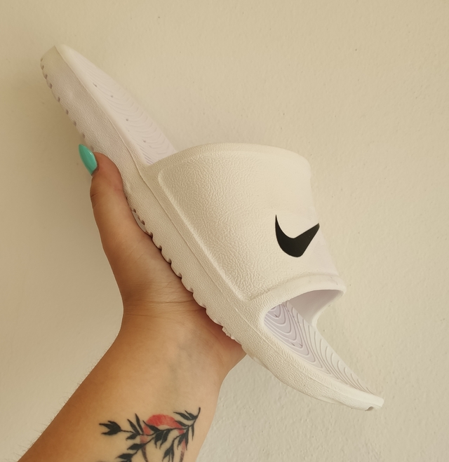 Cholas Blancas logo Nike - Comprar en Maldita Tendencia