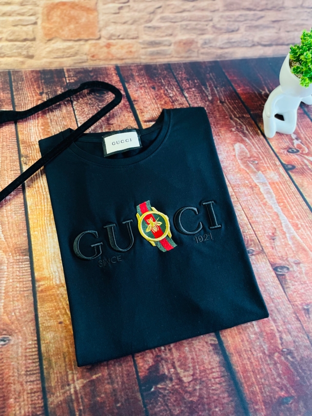 Camiseta Gucci estampa relógio bordado - P&B Griffe