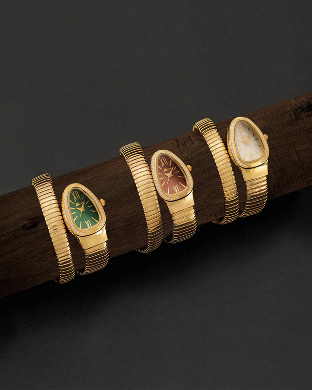 Relógio cobra serpente com visor cravejado e pulseira ajustável ouro