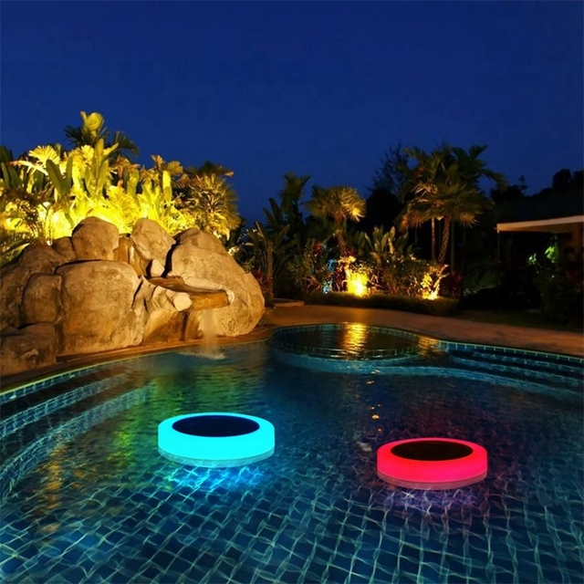 Luz flotante SOLAR para iluminacion de piscinas