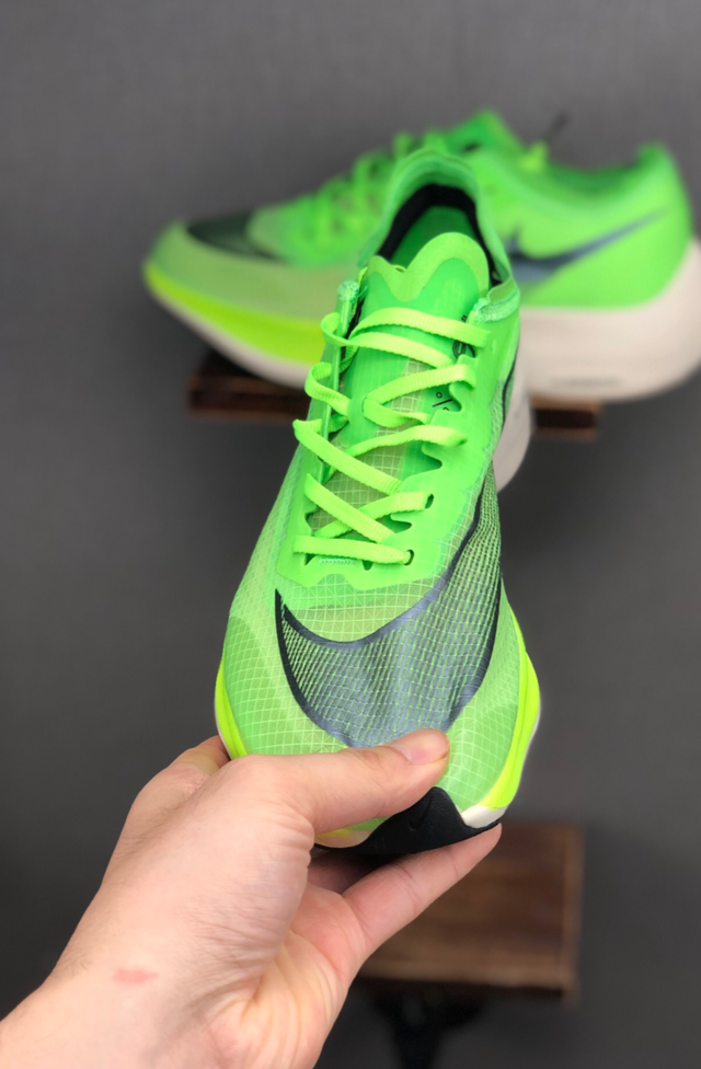 Nike ZoomX Vaporfly Next% - Comprar em Sport Shoe