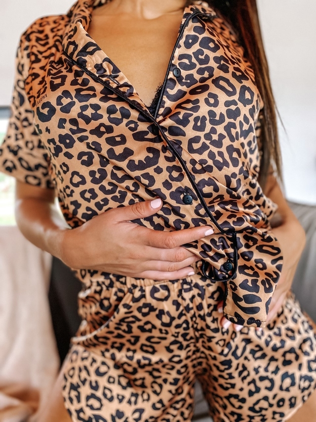 Pijama Tropical de seda estampado animal Print