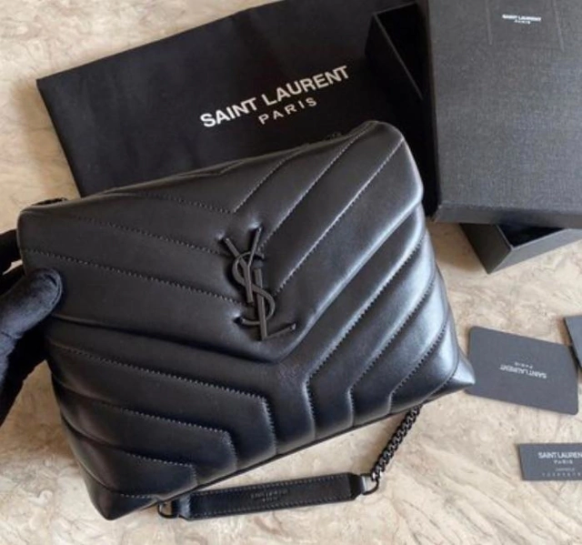 Bolsa Saint Laurent Loulou Pequena All Black