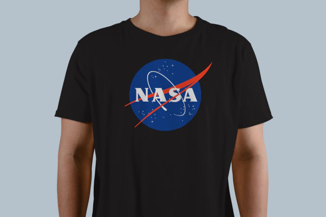 Camiseta NASA negra - en astronomía