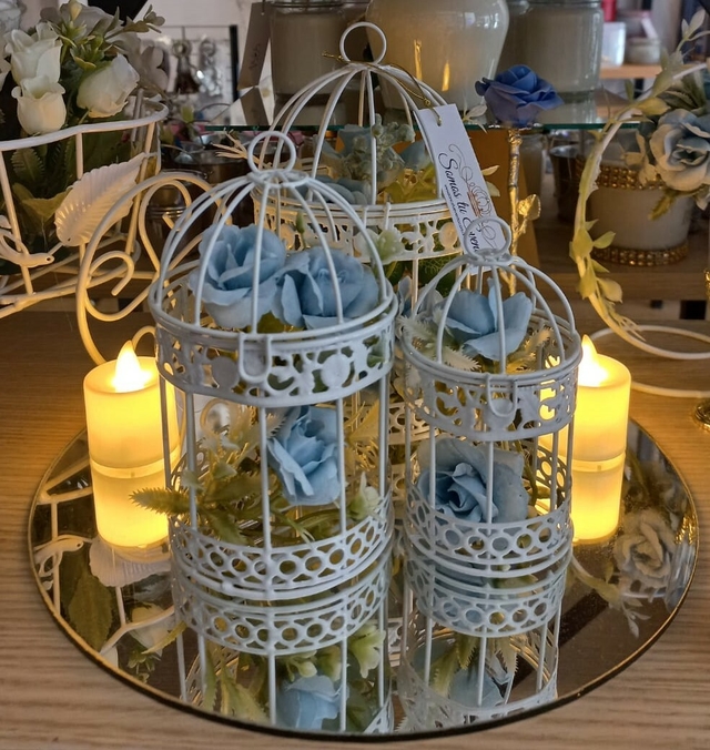 Centro De Mesa 3 jaulas con espejo, flores y velas led