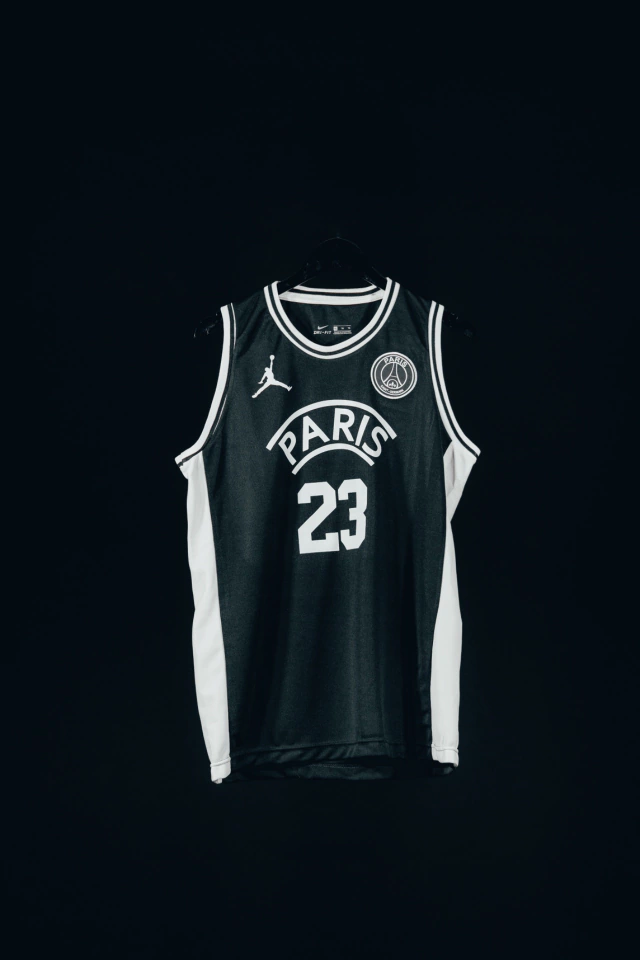 Camiseta Paris Jordan (23) Negra - Tienda Joplin