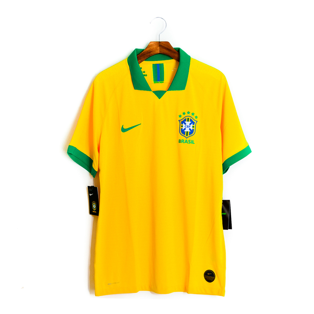 Camisa de Futebol Seleção Brasileira 2019/2020 Nike | Para Fanático
