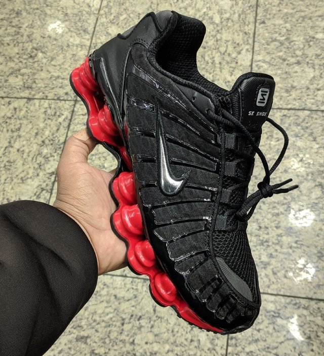 Nike Shox 12 molas preto/mola vermelha - Griffeborges