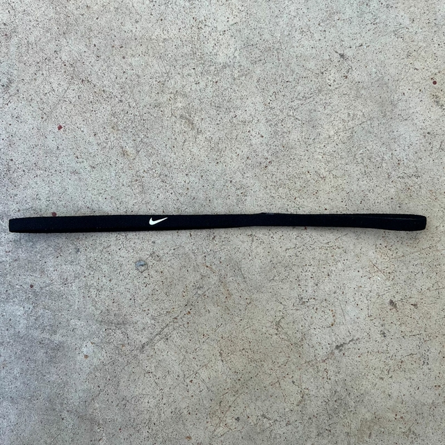 Faixa de Cabelo Nike Preto com Listra Branca