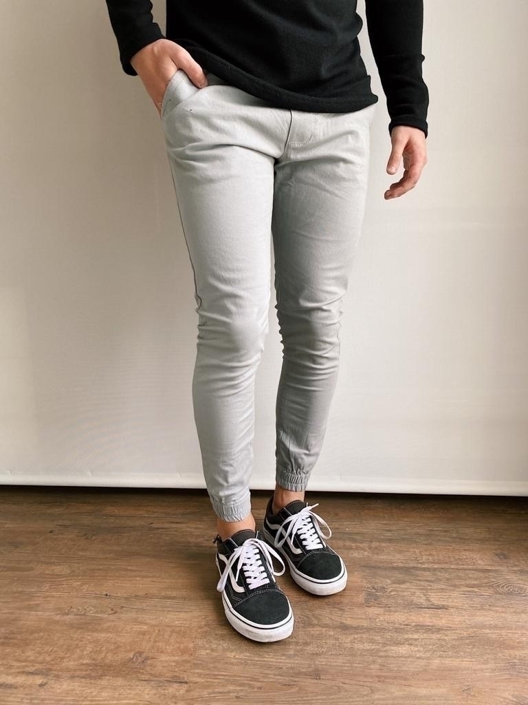 JOGGER GABARDINA GRIS PERLA - Comprar en Joao Ind