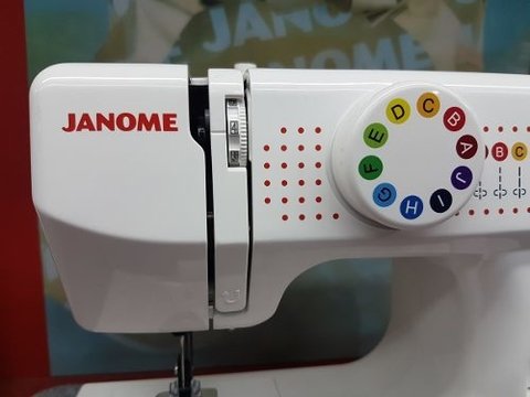 Janome Sewmini Deluxe 10 Puntos Especial 12años