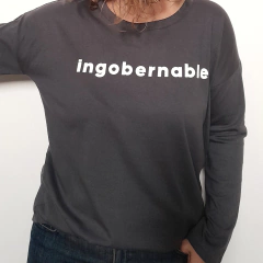 Remera Ingobernable Manga Larga Gris topo - comprar online