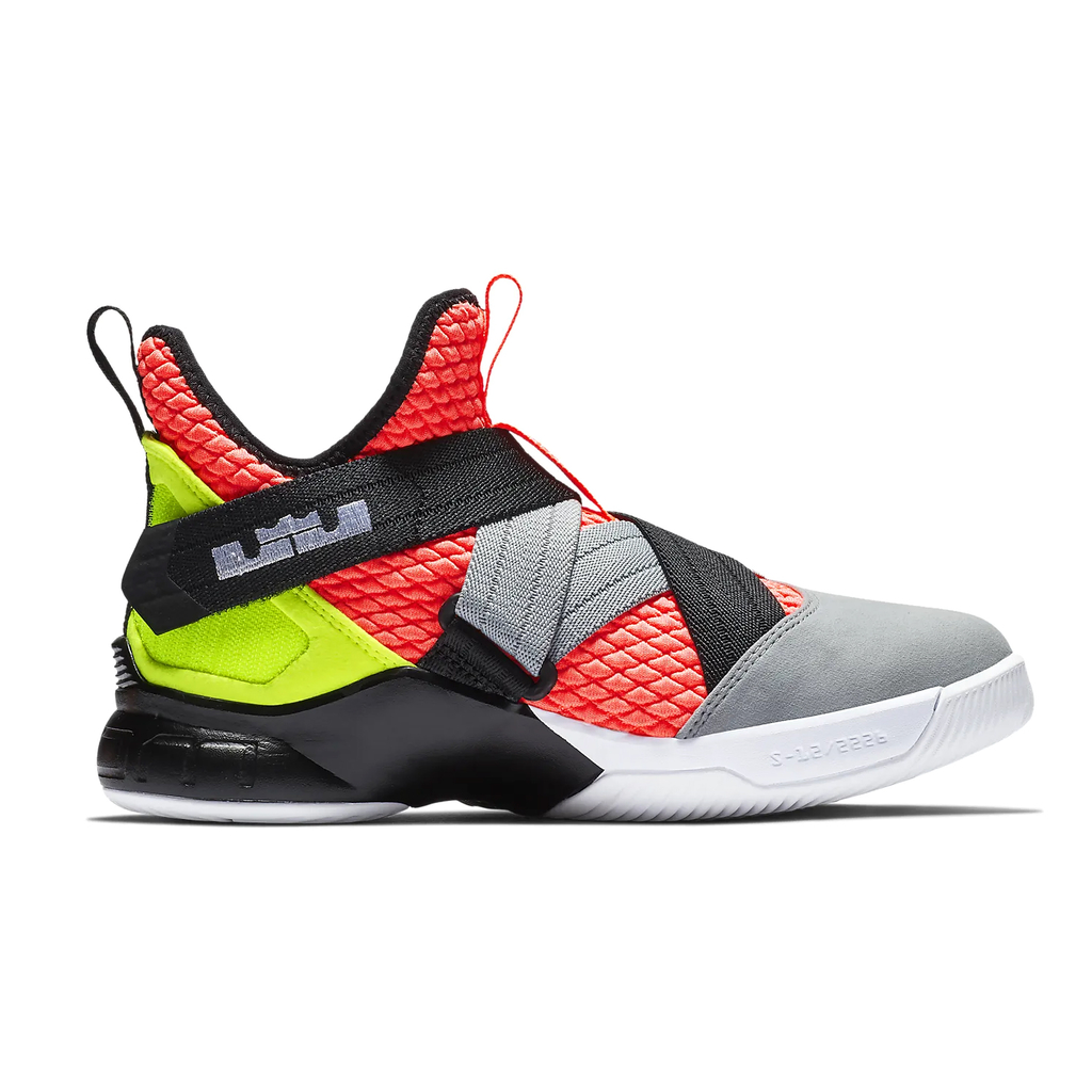 Zapatillas Nike LeBron Soldier XII - KITCH TECH