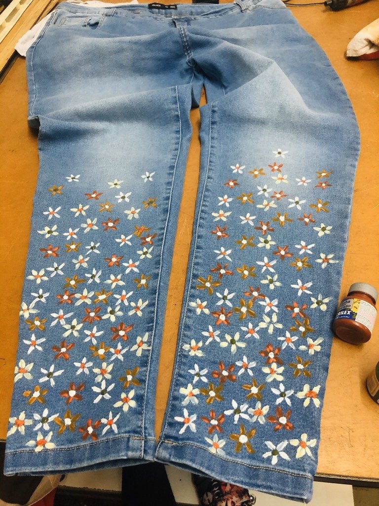 Jeans bordados a mano o pintados - Pilar Prada
