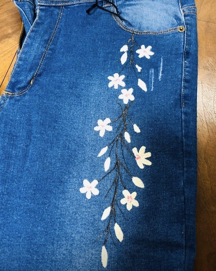 Jeans bordados a mano o pintados - Pilar Prada