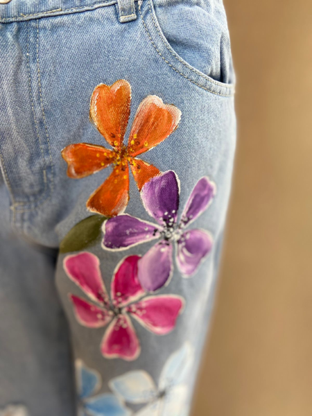 Jean Mom Floreado - Comprar en Pilar Prada