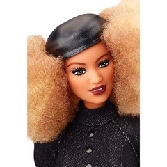 Barbie Styled by Marni Senofonte Doll na internet