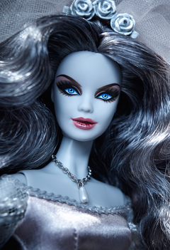 Haunted Beauty Zombie Bride Barbie doll na internet