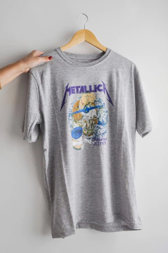 Remera Metalica (Gris)