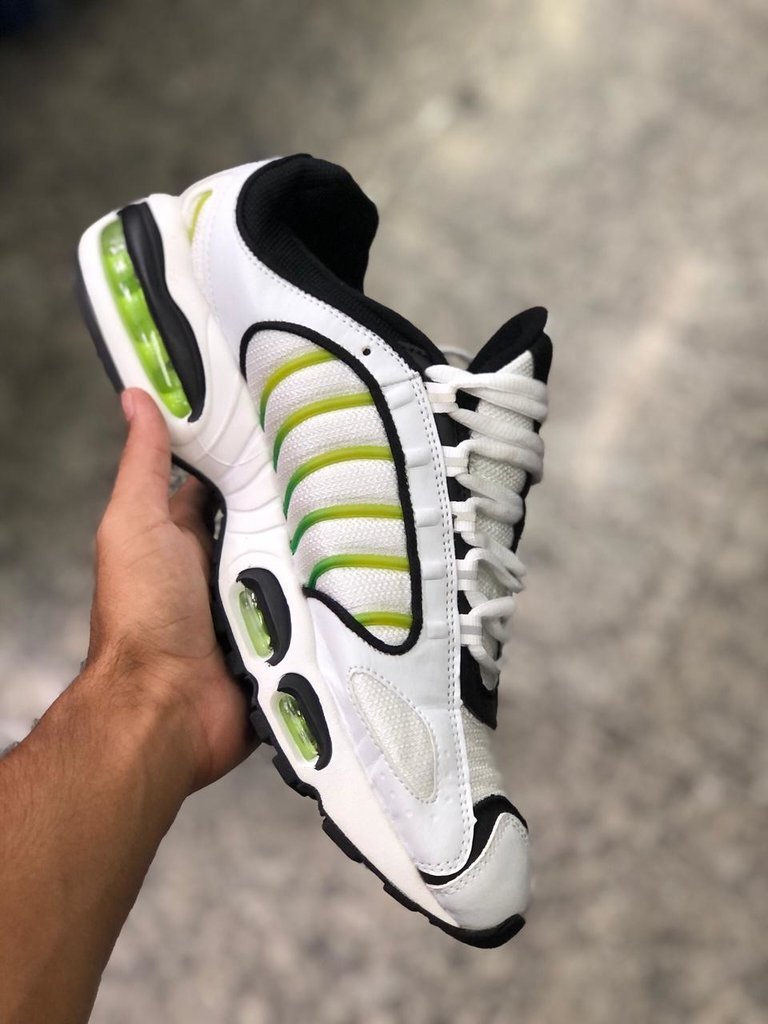 nike air branco e verde