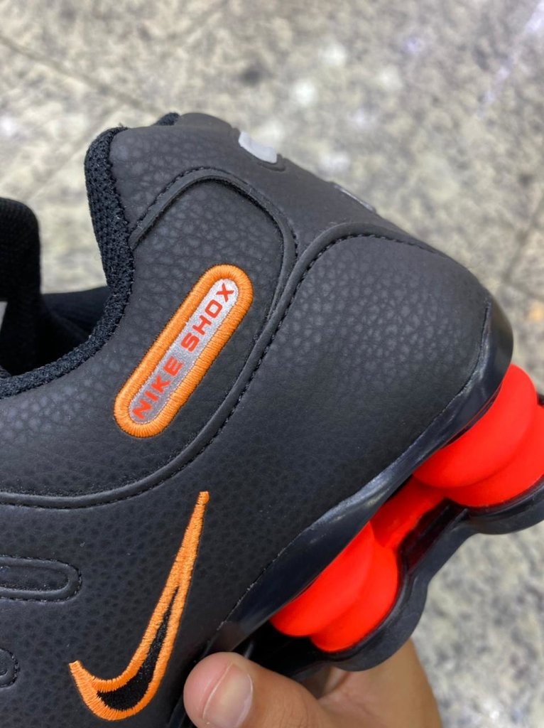 Tênis Masculino Nike Shox NZ Preto \u0026 Marinho-Laranja (2 pares)