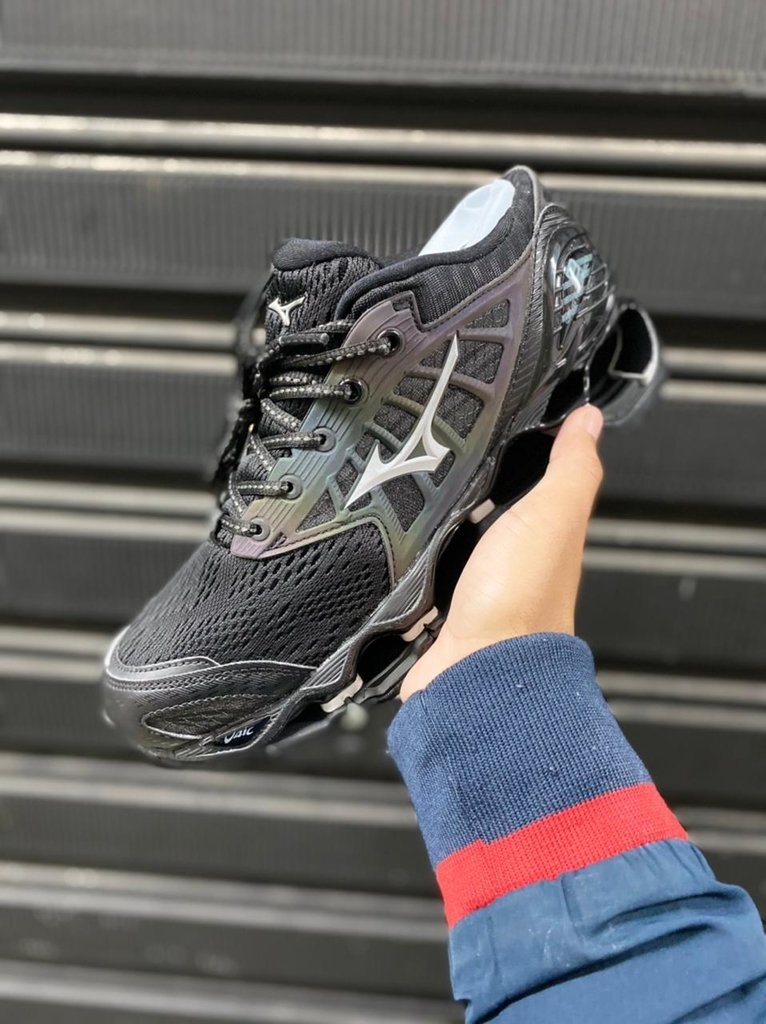 pro 9 mizuno preto