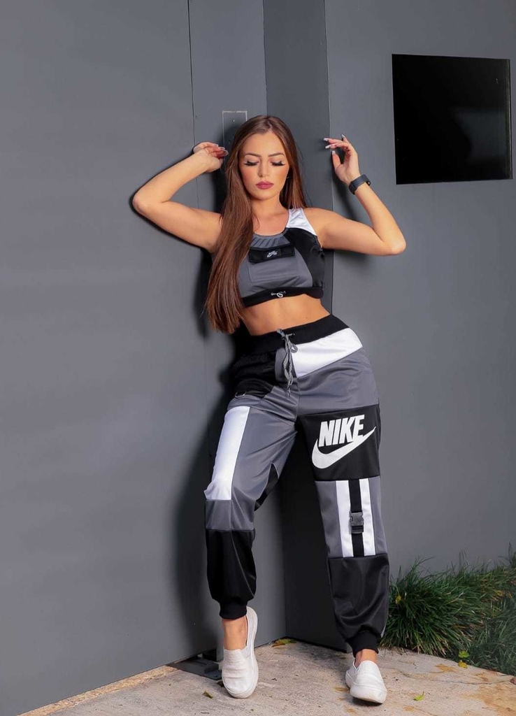 Conjunto Nike Feminino Gringo Estilo Hype De Rua Sport