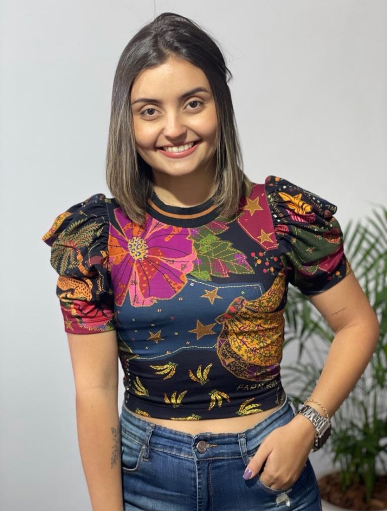 roupas preta e branca