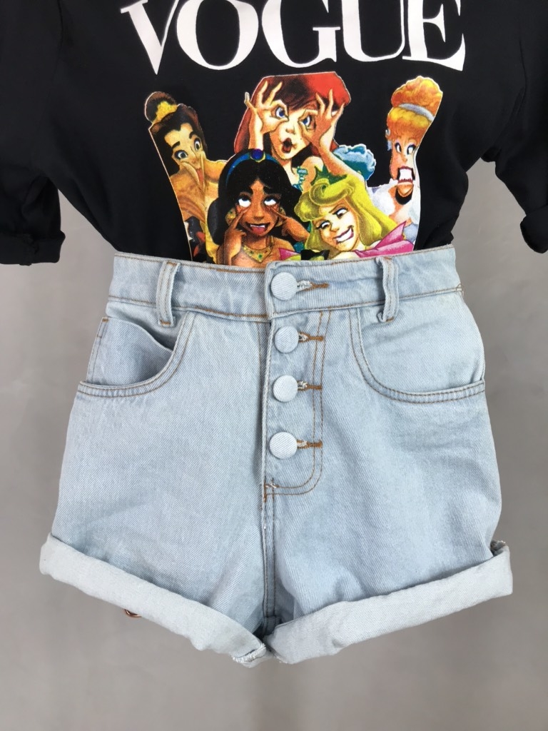short jeans cintura alta com botoes